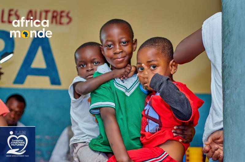 La Fondation Jonathan Muyumba apporte les soutiens aux enfants orphelins 