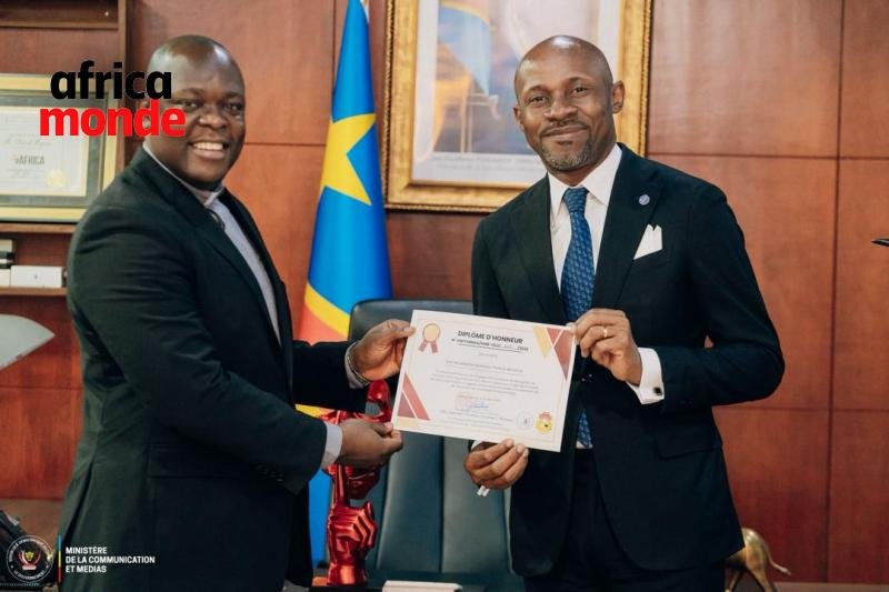 RDC : Patrick Muyaya élevé au rang d’Ambassadeur de l’Université Omnia Omnibus de Kinshasa