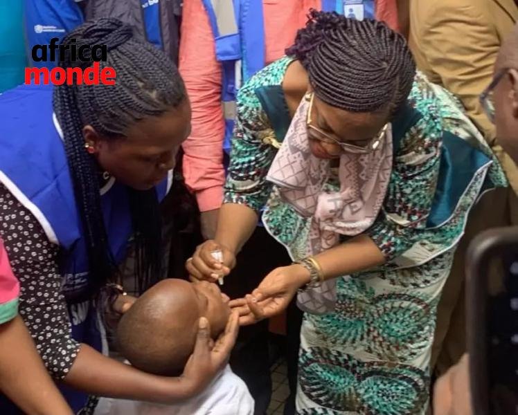 Lancement de la campagne contre la poliomyélite 