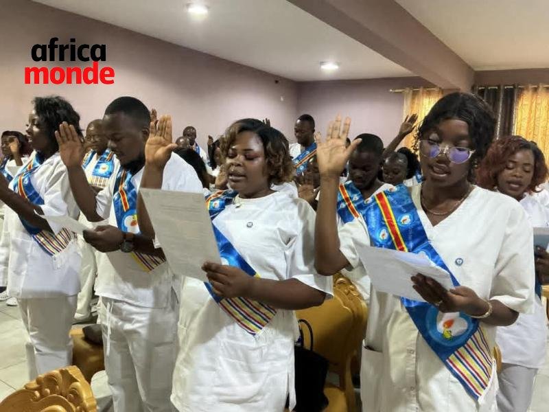 Les infirmièrs et infirmières qui ont prêtés serment ce samedi à Kinshasa 