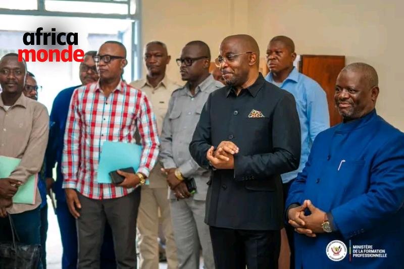 Marc Ekila likombo ministre de la Formation professionnelle de la RDC.