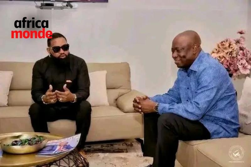 Ferre Gola artiste musicien et Augustin Kabuya président ai de l'UDPS 