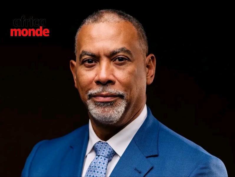 Olivier Kamitatu cadre de l'ensemble pour la république 