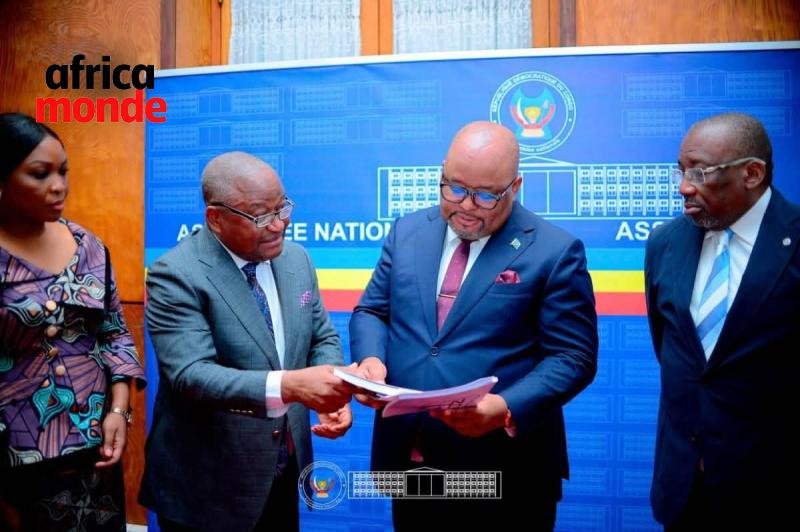 Le président Paul Nsapu de la CNDH et Aimé Boji Sangara président de l'Assemblée nationale 