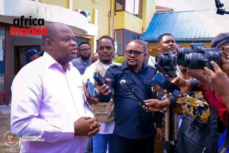 Le rapporteur adjoint, Guylain Phanzu devant la presse 