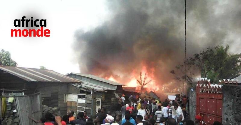 Des maisons incendiées dans le quartier Mabanga