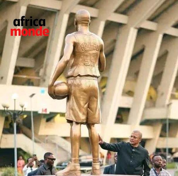 Le monument de Dikembe Mutombo, icône mondiale du basketball 