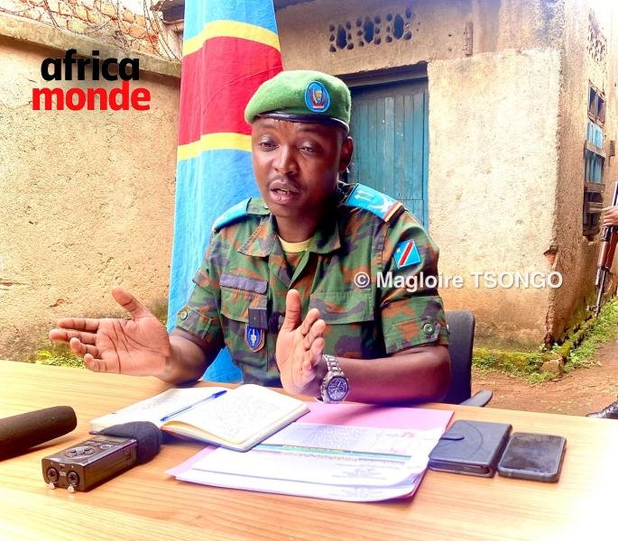 Le porte-parole des opérations Sokola 1, grand-Nord, Marc Elonga, devant la presse ce vendredi 15 mai en ville de Beni.