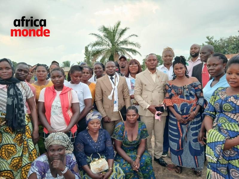 Les membres dela Fondation Louis Watum
