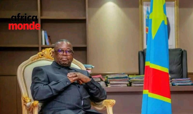 Le Gouverneur de la province du Kasaï, Crispin Mukendi Bukasa, 