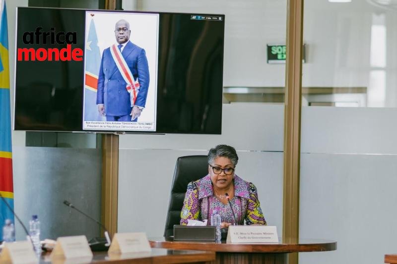 La première ministre cheffe du gouvernement Judith SUMINWA 