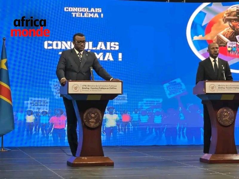vice-Premier ministre en charge de la Fonction publique, Jean-Pierre Lihau et le ministre dela communication et médias Patrick muyaya 