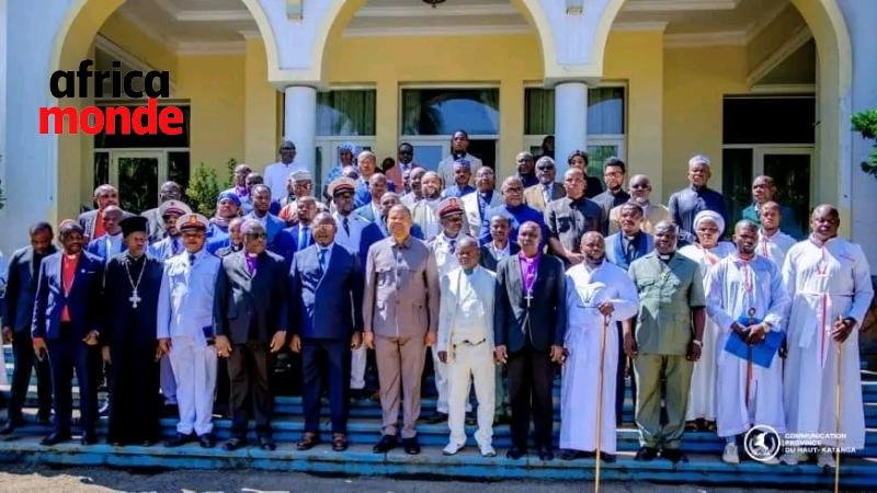 Le gouverneur ai Martin kazembe et les responsables religieux 