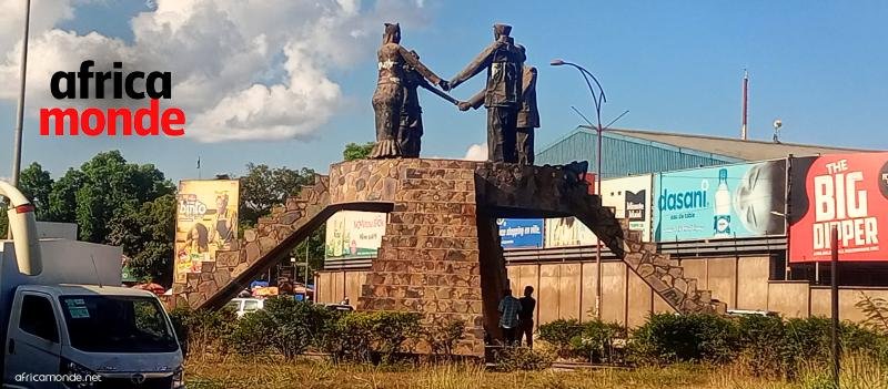 Les monuments du rond point carrefour à Lubumbashi 