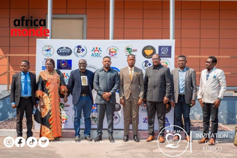 Les membres dela Fobico et fondation Jonathan MUYUMBA 
