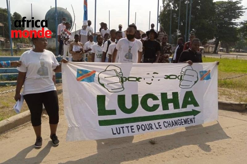 Les militants dela Lucha en pleine marche 
