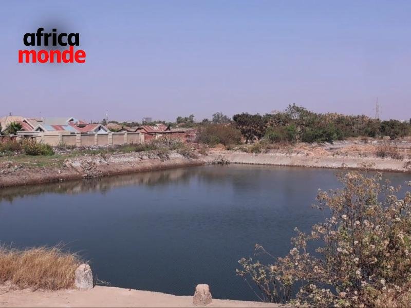 Bassin d'eau abandonné par Chemaf à tshimilemba 