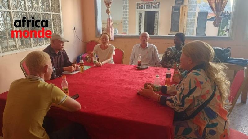 Les membres du comité des Albinos 