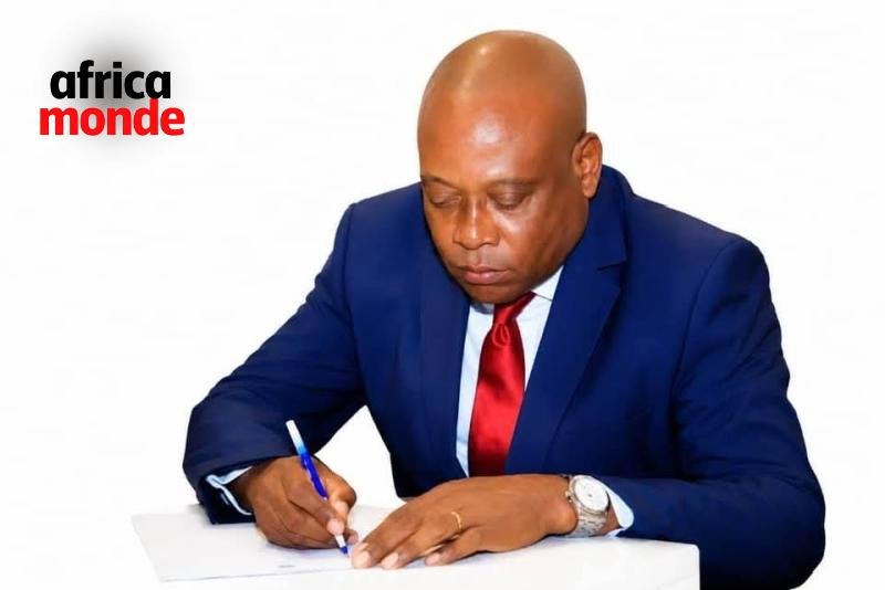 L’ancien ministre congolais Steve Mbikayi et membre de l'Union sacrée 