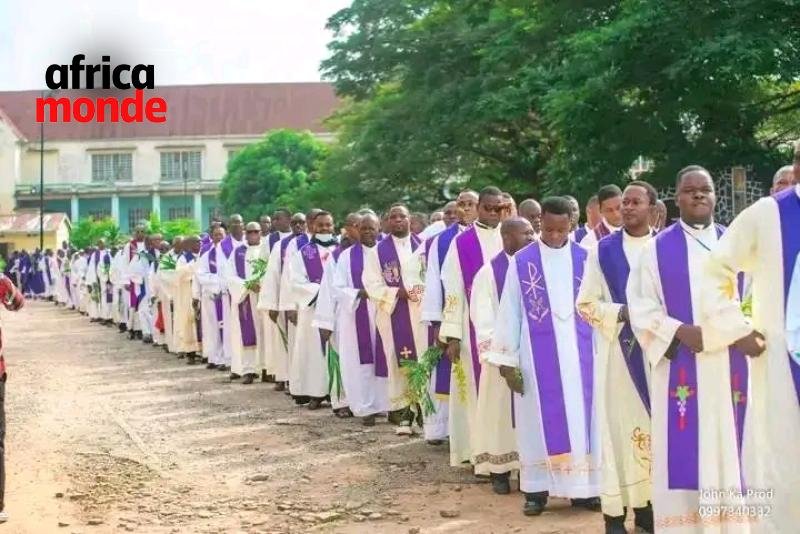 Les prêtres Catholiques de l'archidiocèse de kananga 