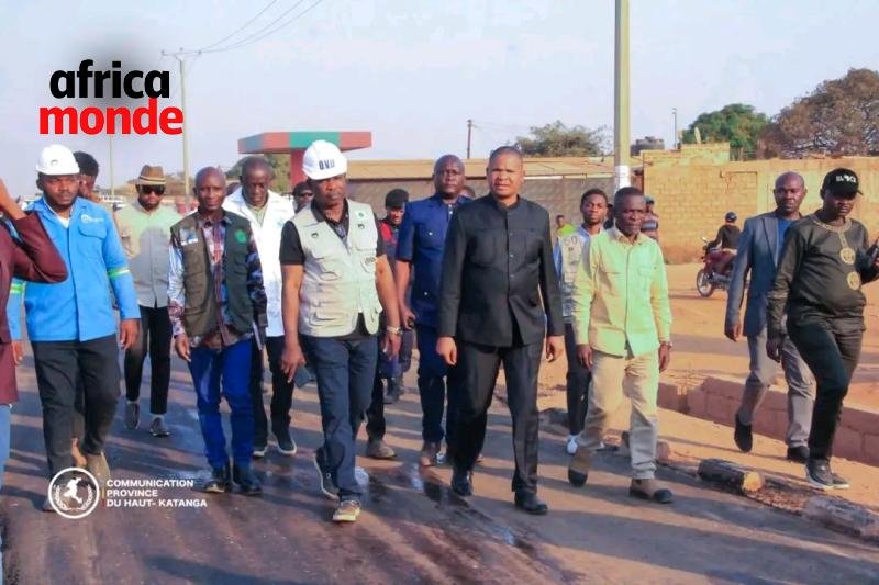 Le gouverneur Martin kazembe et sa délégation 
