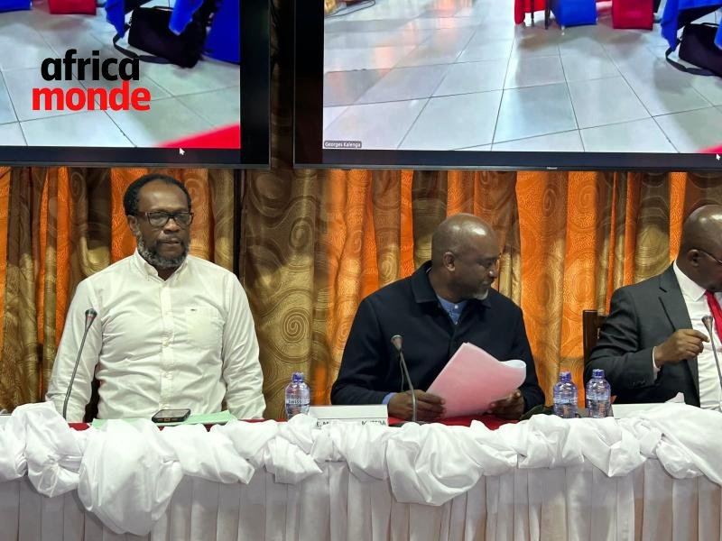 Delly Sessanga et les membres dela coalition C64