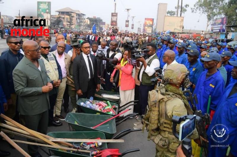 Le Président de la République, Félix-Antoine Tshisekedi Tshilombo, et les bâtisseurs (en)