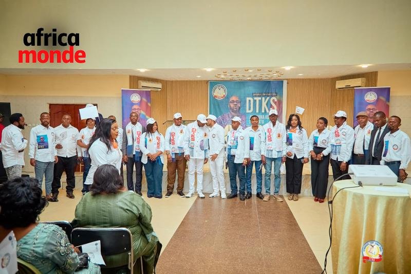 Les membres dela Dynamique Tony Kanku Shiku (DTKS)
