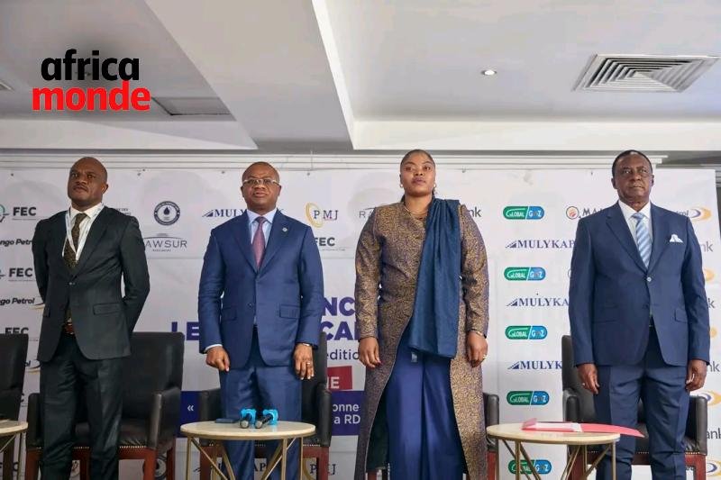 Maire dela ville Jyoce Tunda et les cadres dela FEC