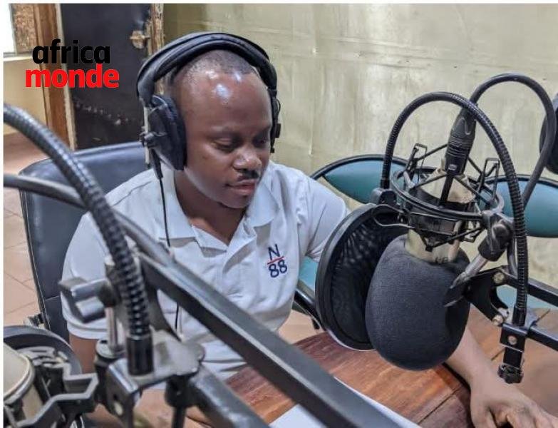 Le journaliste John Zihindula, réfugié à Kampala