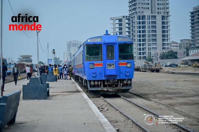 Le premier Train qui a quitté Tshenke, dans la commune de Masina