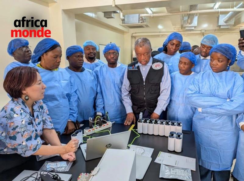 Le docteur Muyembe et ses personnels de l'INRB 