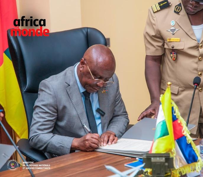 Ministre congolais de la Défense nationale et Anciens Combattants, Guy Kabombo