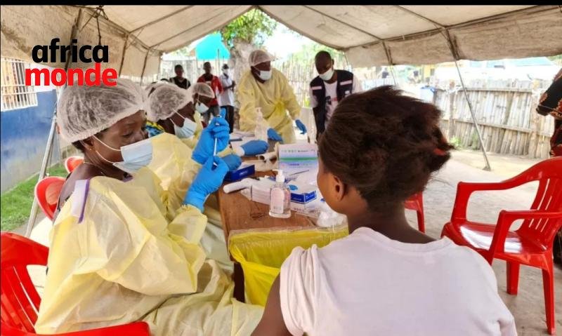 Les prestataires dela Santé entrain de vacciné la population 