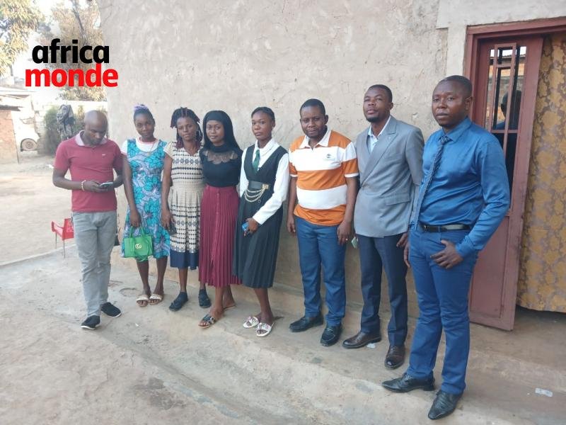 Les membres dela fondation Edouard Banze 