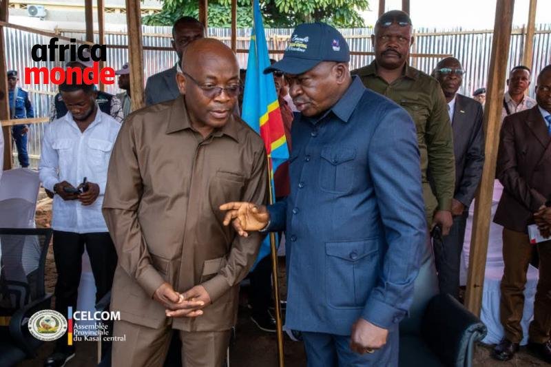 Le gouverneur Moïse Kambulu et le président de l’Assemblée provinciale, l’honorable Guy Sabangu
