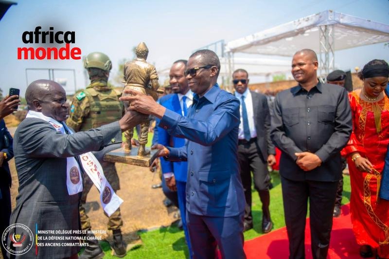 Le ministre de la Défense nationale, chargé des Anciens combattants, Éliezer Tambwe.