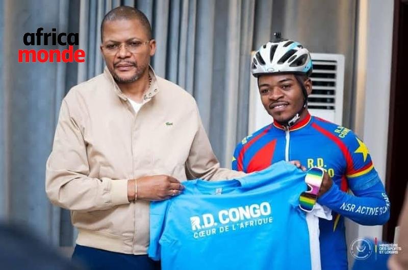 Le ministre des sports Didier Budimbu et Miguel Masaisai 