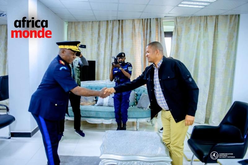 Le gouverneur Martin kazembe et le général Kamana Kanold