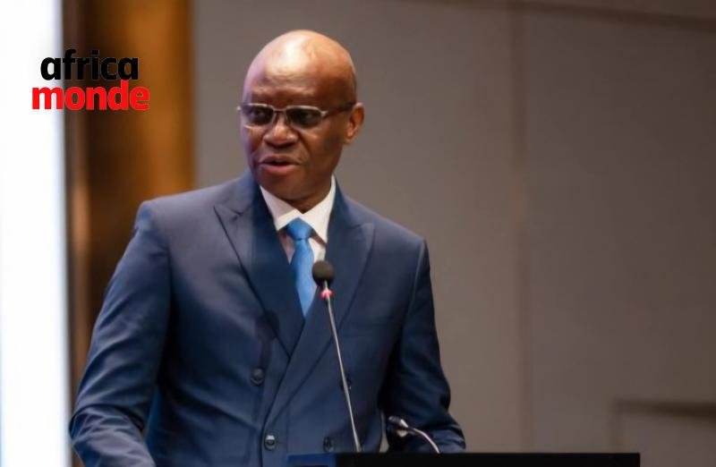 Le ministre dela santé , Roger Kamba 