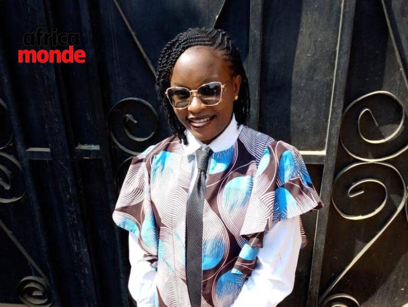 La journaliste Keren KABEDI dela radio Héritage 