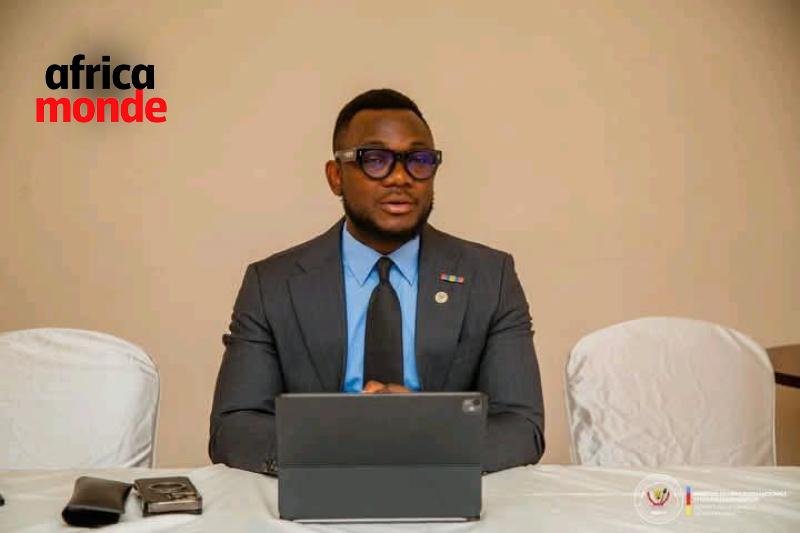 Le directeur provincial, le professeur docteur Joseph Mwinkeu Tshiend