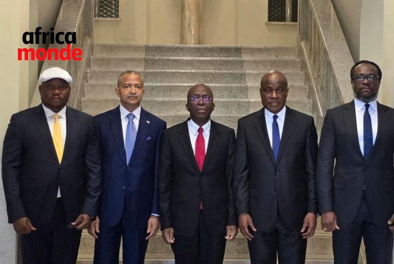 Les membres de la  Coalition des 64